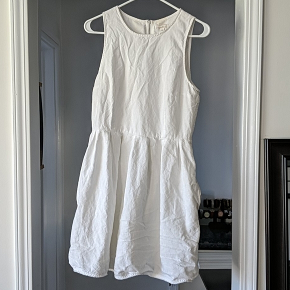GAP Dresses & Skirts - 3 FOR $30 / GAP - WHITE DRESS WITH POCKETS(!!)